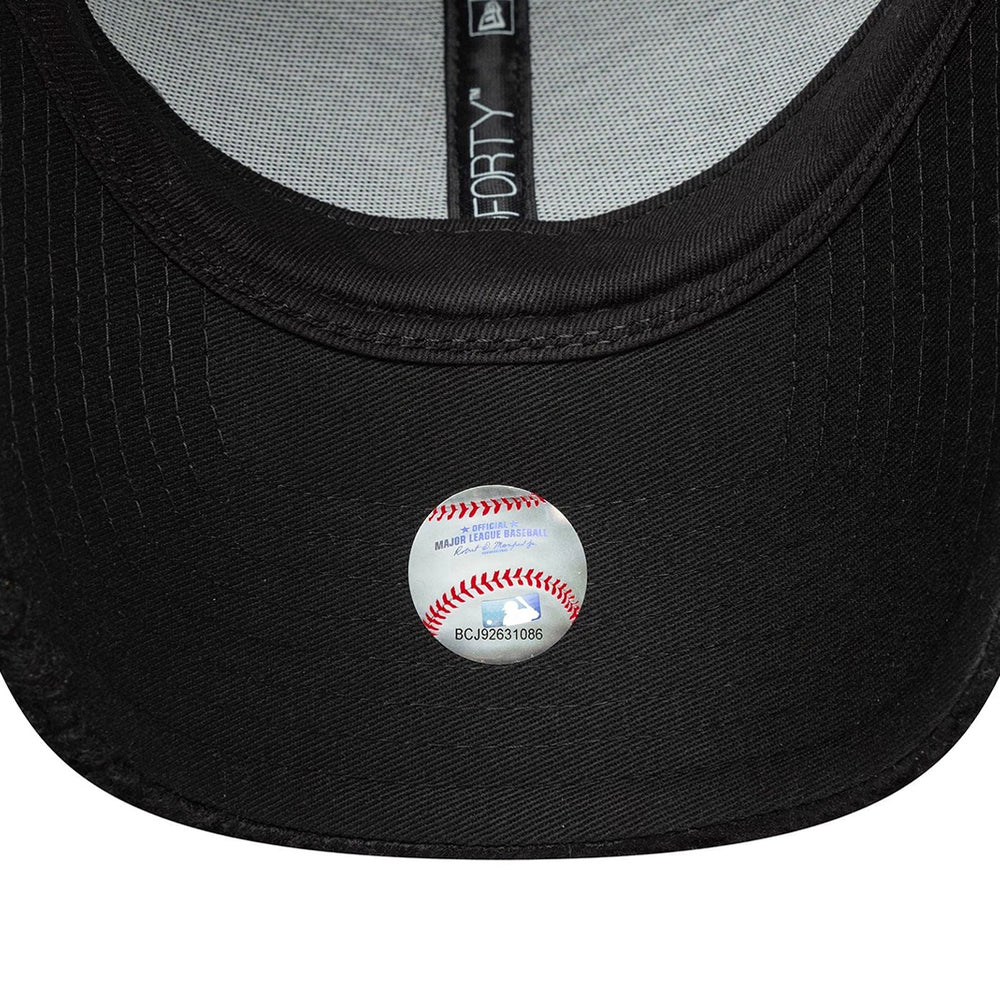 
                  
                    NEW ERA BERRETTO TEDDY
                  
                
