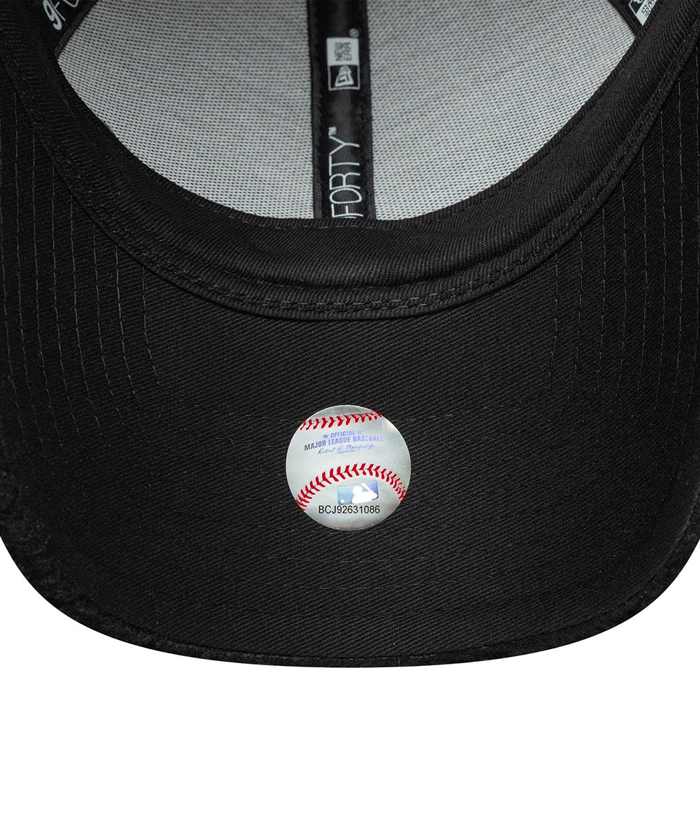 
                  
                    NEW ERA BERRETTO TEDDY
                  
                