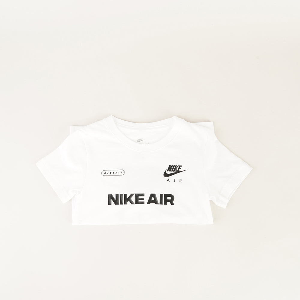 
                  
                    NIKE T-SHIRT BASIC
                  
                