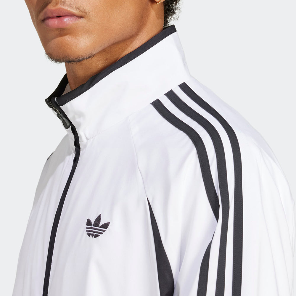
                  
                    ADIDAS TEAMGEIST TT
                  
                