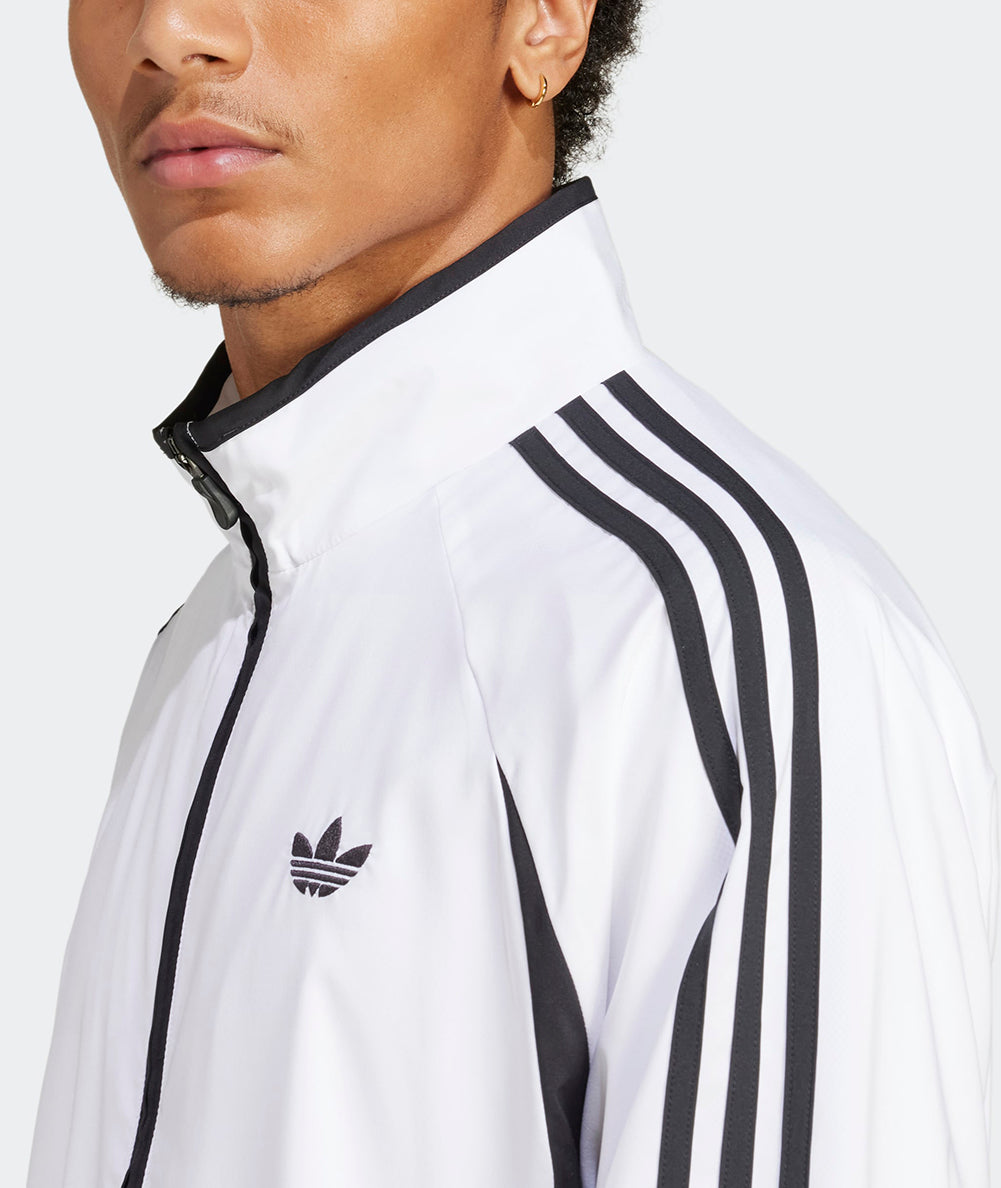
                  
                    ADIDAS TEAMGEIST TT
                  
                