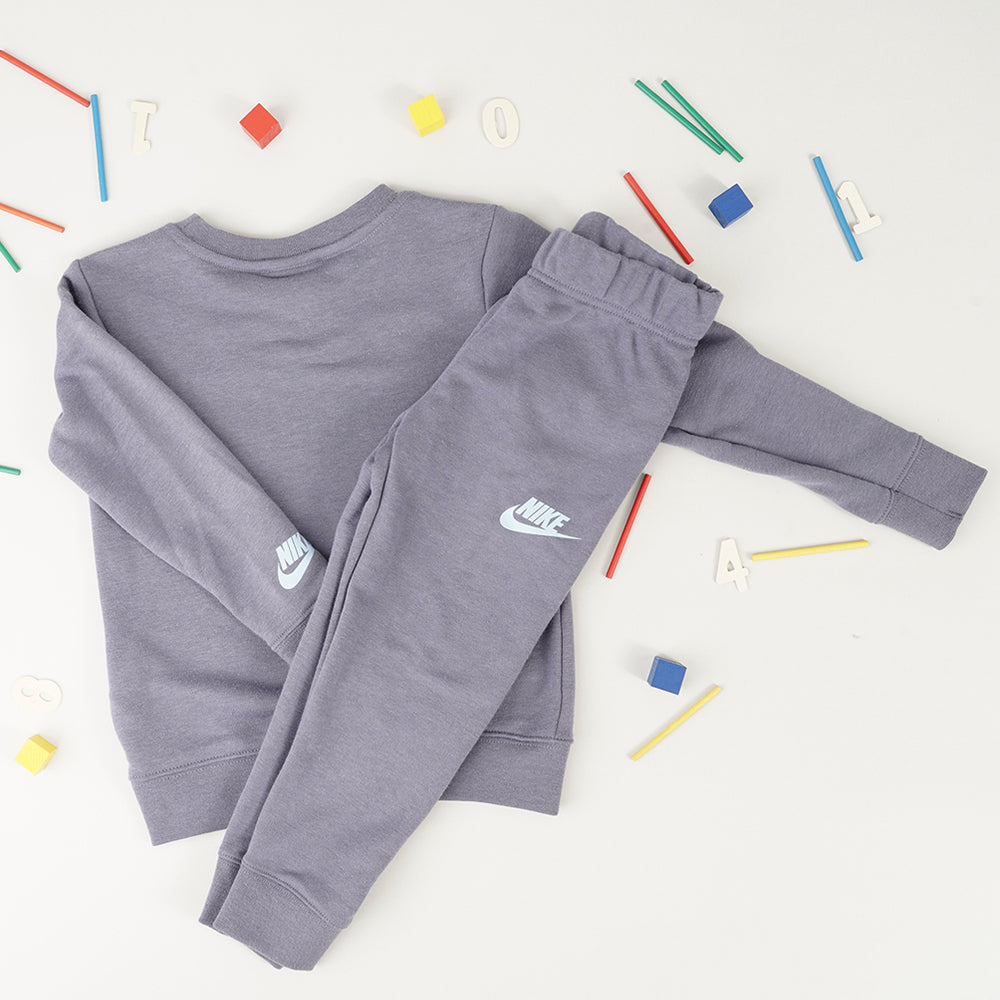 
                  
                    NIKE SWOOSH ESSENTIALS
                  
                