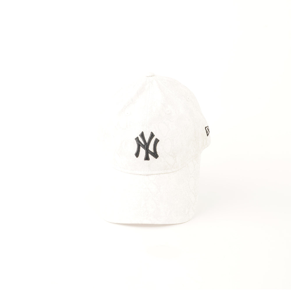 
                  
                    NEW ERA WMNS ANIMAL
                  
                