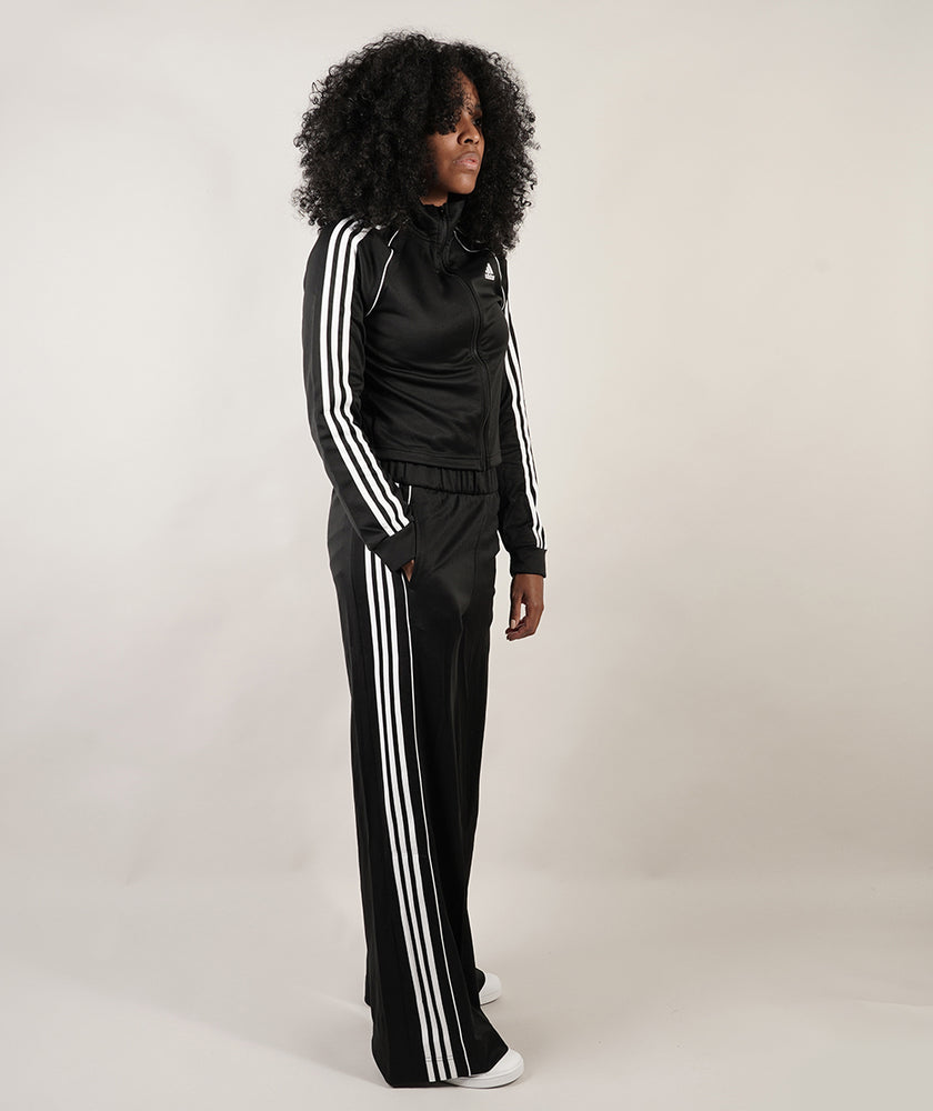 
                  
                    ADIDAS ESSENTIALS
                  
                