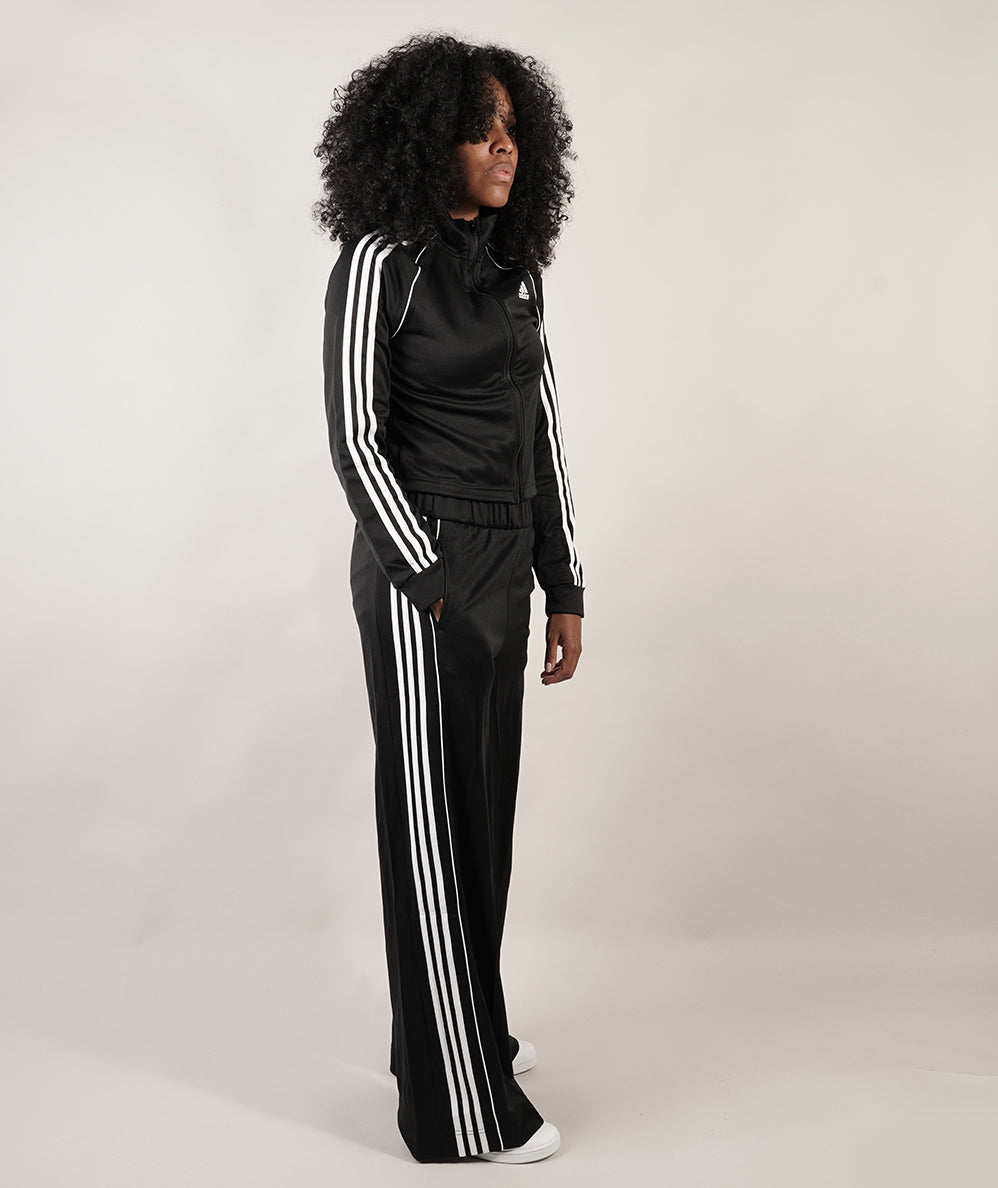 
                  
                    ADIDAS ESSENTIALS
                  
                