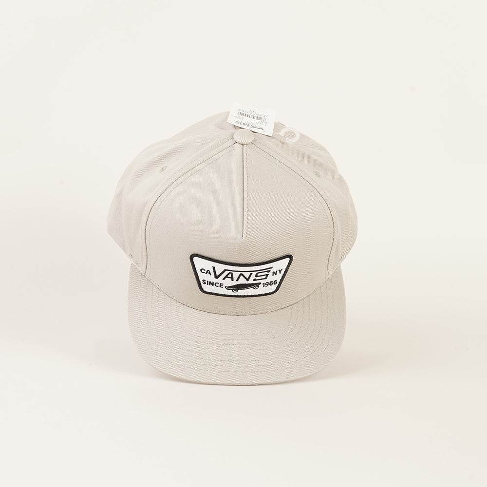 
                  
                    VANS FULL PATCH SNAP
                  
                