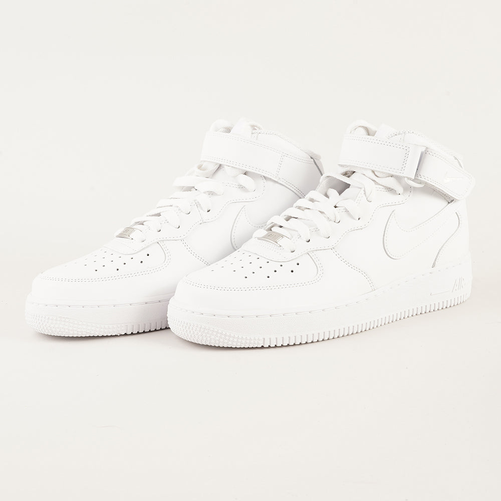 
                  
                    NIKE AIR FORCE 1 07 MID
                  
                