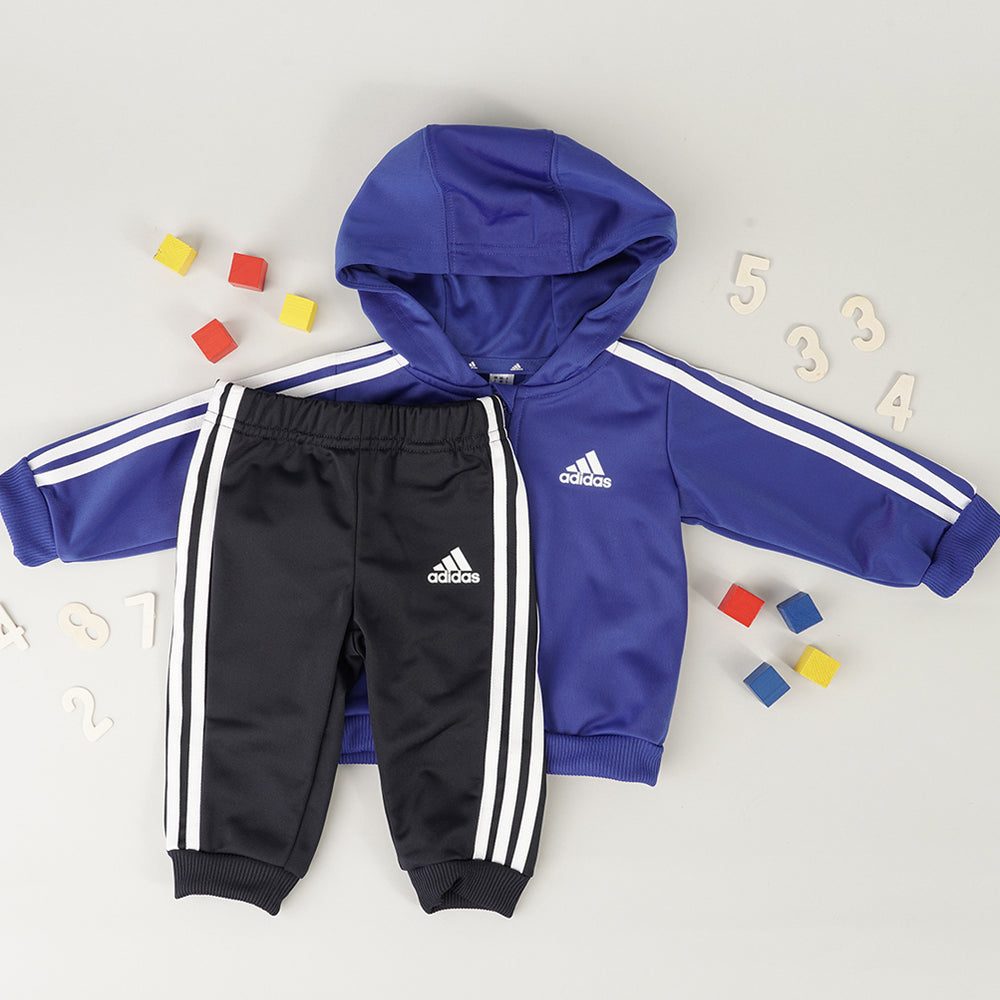 
                  
                    ADIDAS AEROREADY ESSENTIALS
                  
                
