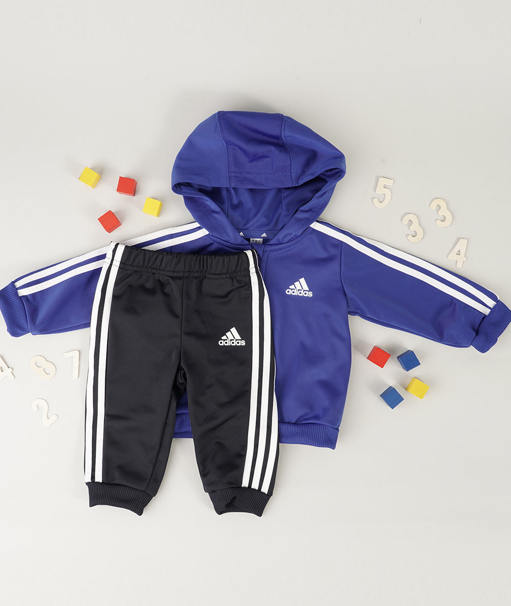 
                  
                    ADIDAS AEROREADY ESSENTIALS
                  
                