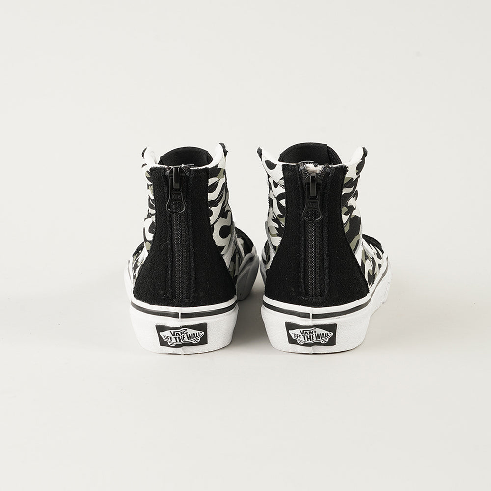 
                  
                    VANS SK8-HI
                  
                
