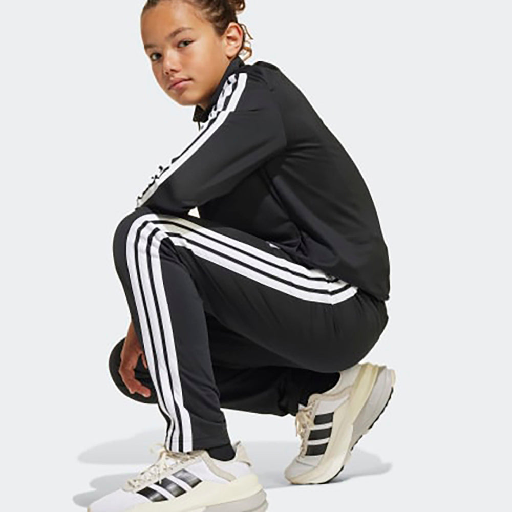 
                  
                    ADIDAS TUTA COMPLETA
                  
                