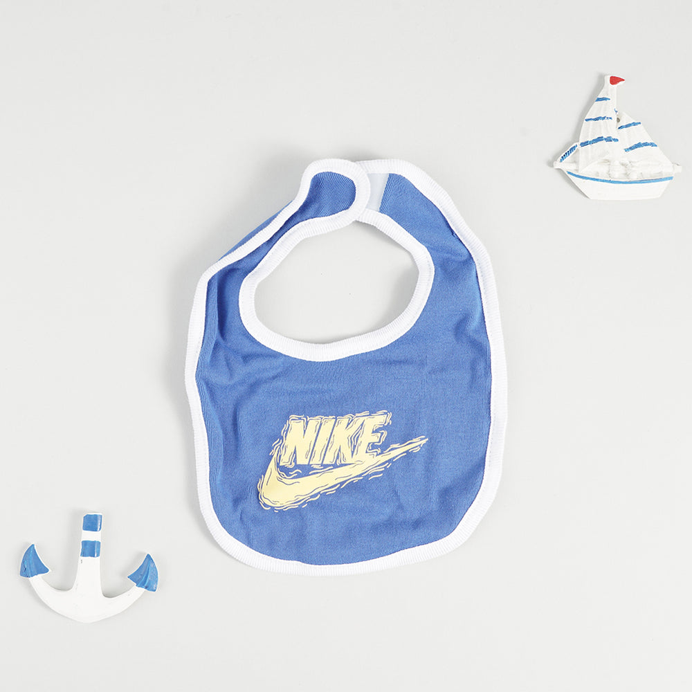 
                  
                    NIKE SET 3 PEZZI
                  
                