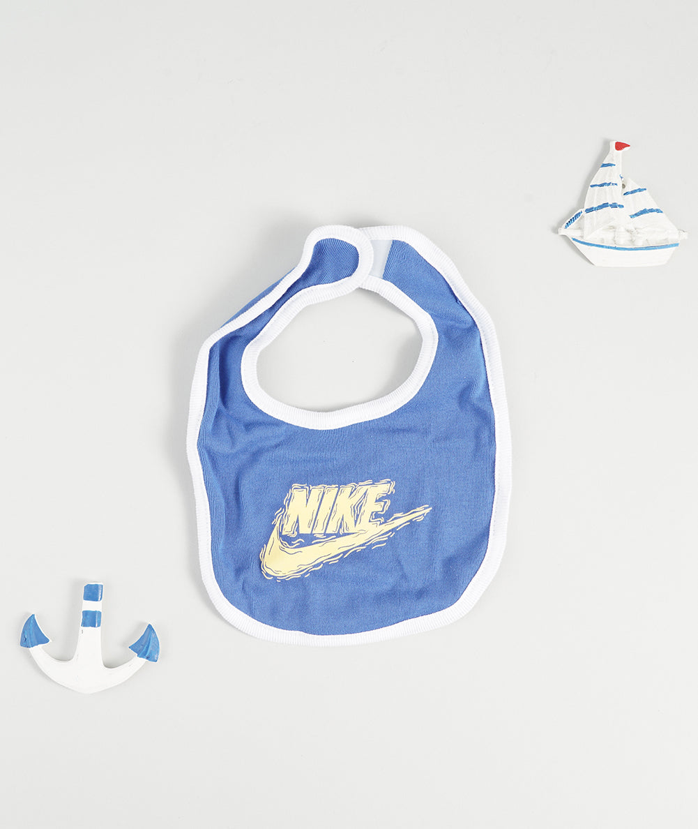 
                  
                    NIKE SET 3 PEZZI
                  
                