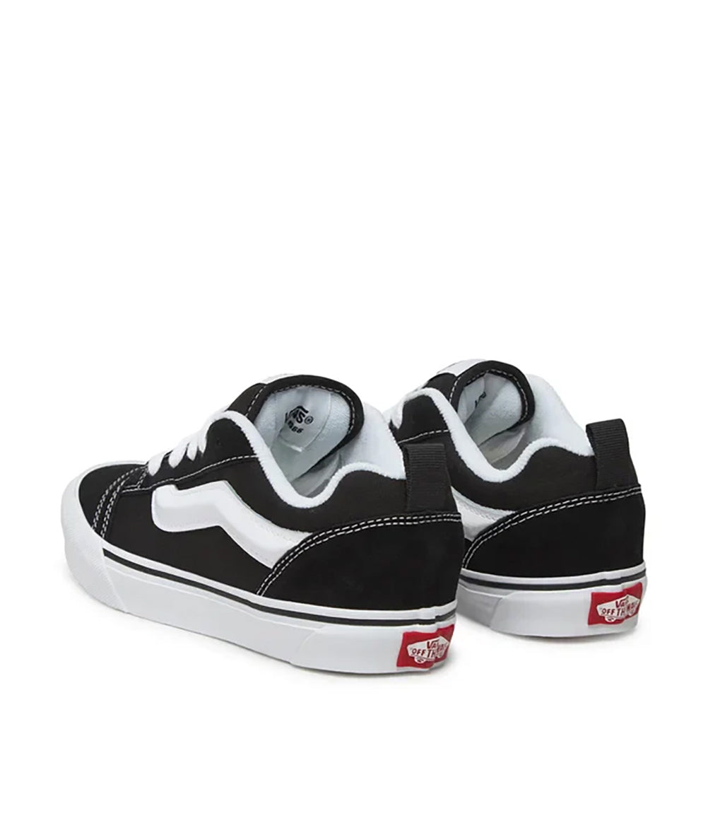 
                  
                    VANS KNU SKOOL
                  
                