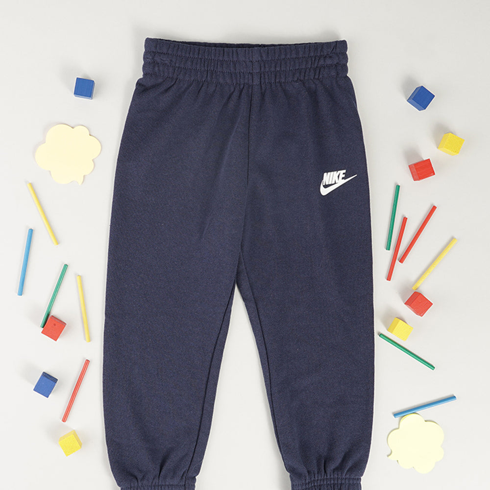 
                  
                    NIKE SWOOSH ESSENTIALS
                  
                
