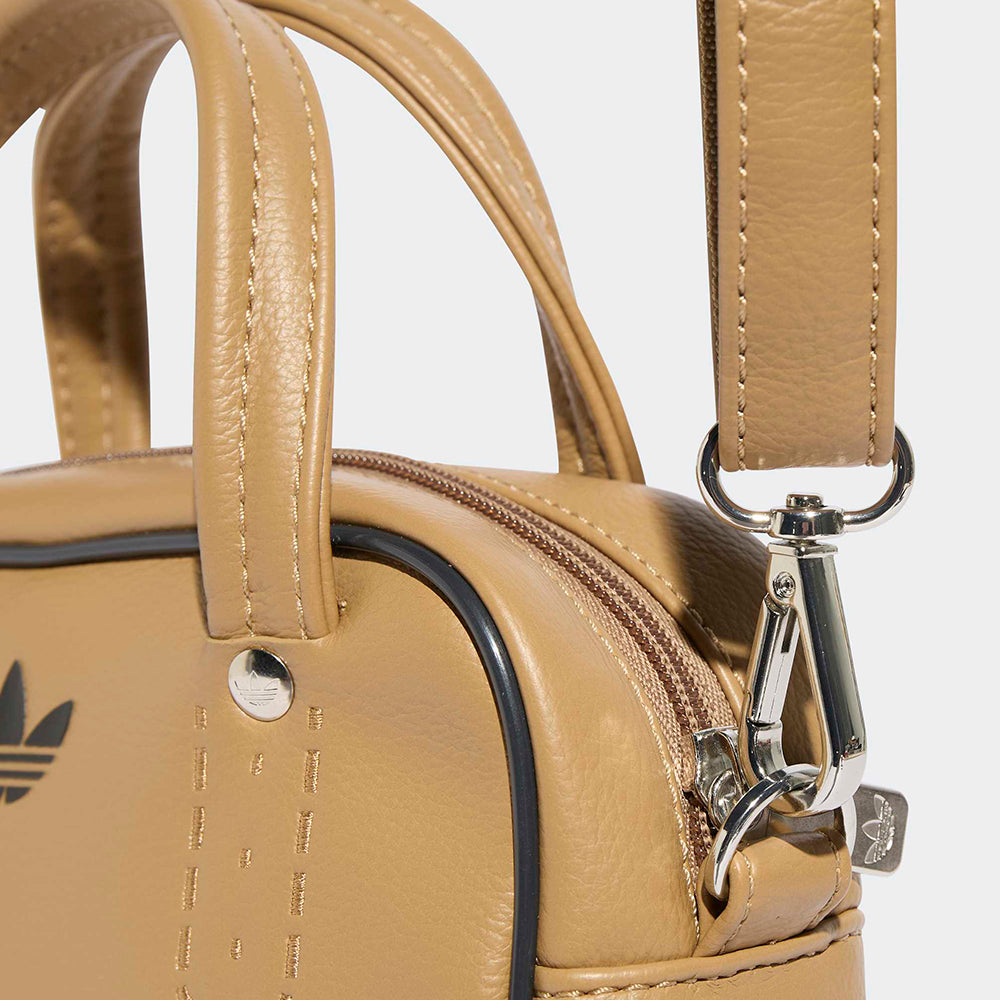 
                  
                    ADIDAS BORSA ADICOLOR XS
                  
                