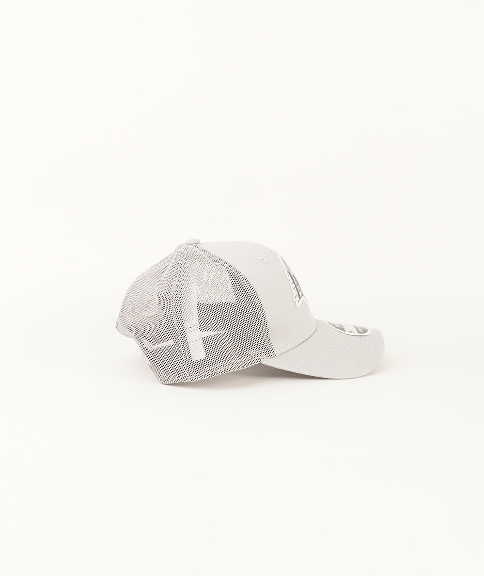 
                  
                    NEW ERA ACCESSORI
                  
                