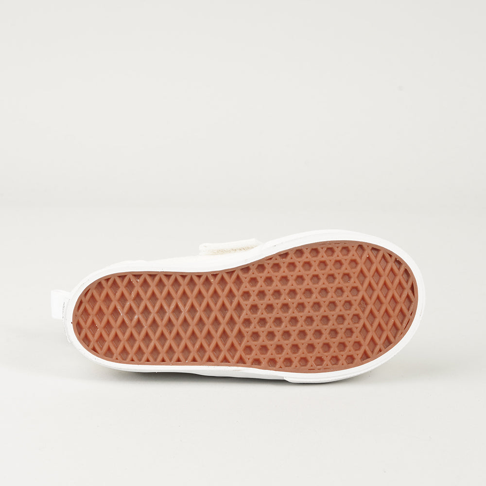 
                  
                    VANS SLIP-ON V
                  
                