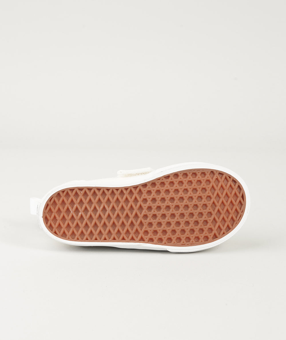 
                  
                    VANS SLIP-ON V
                  
                