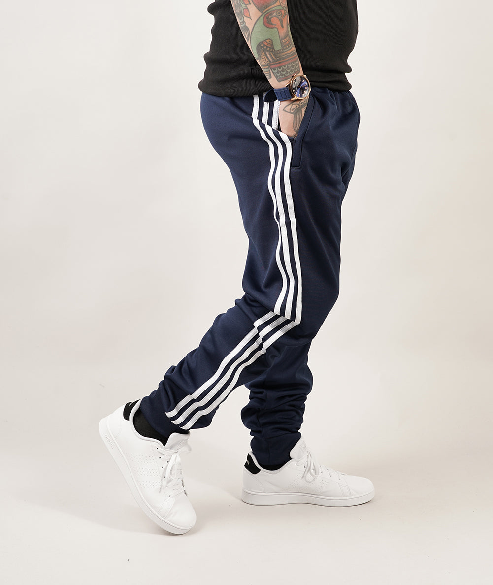 
                  
                    ADIDAS ADICOLOR CLASSICS
                  
                