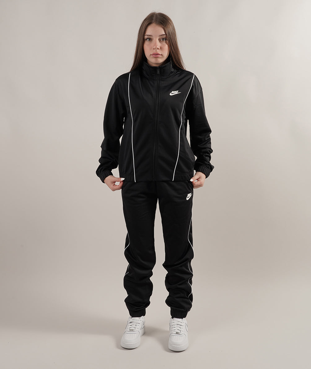 
                  
                    NIKE Tuta da Donna Fitted Sportswear
                  
                