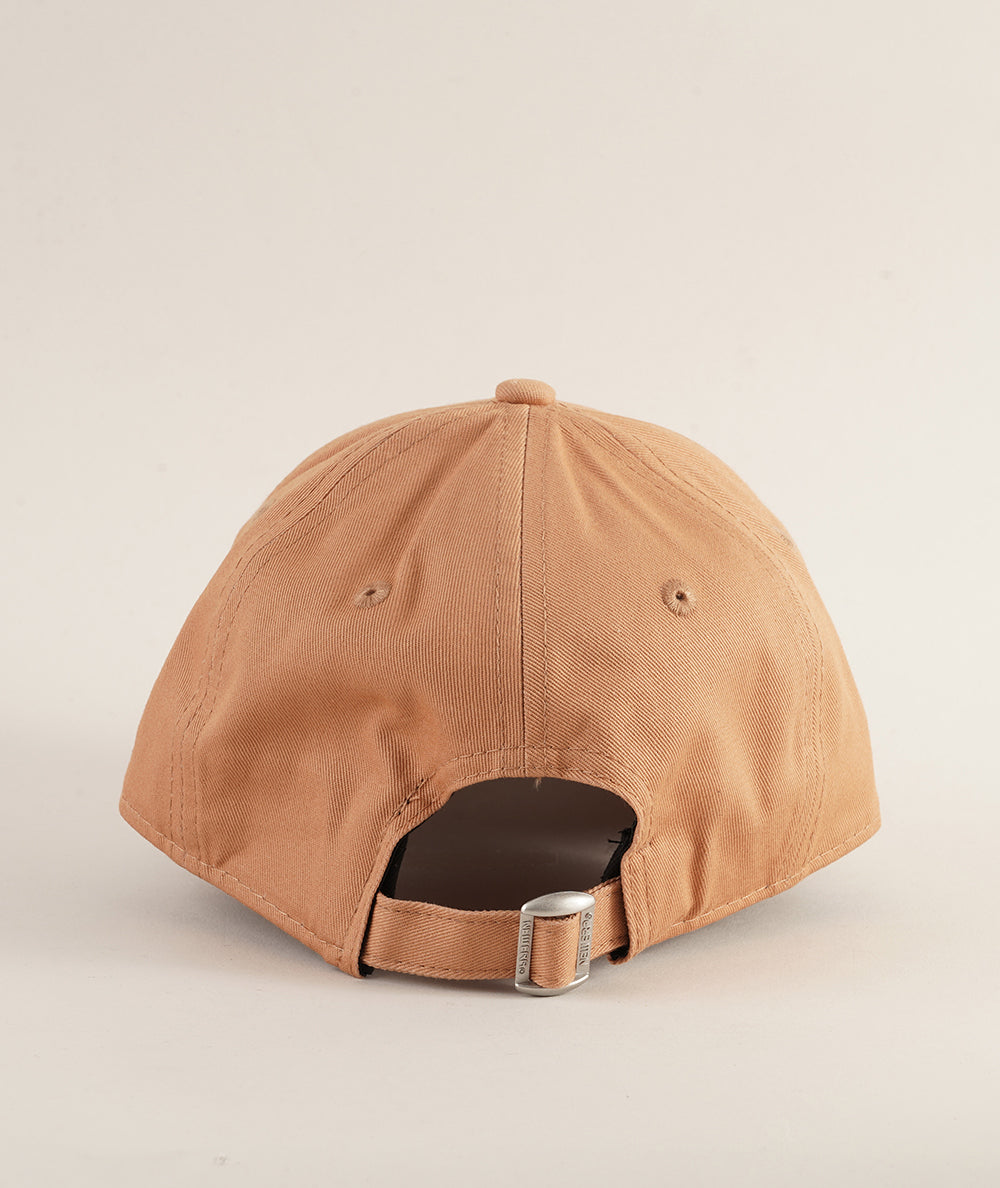 
                  
                    NEW ERA BERRETTO
                  
                