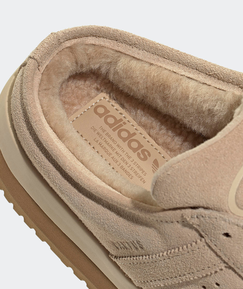 
                  
                    ADIDAS CAMPUS 00s WRT
                  
                