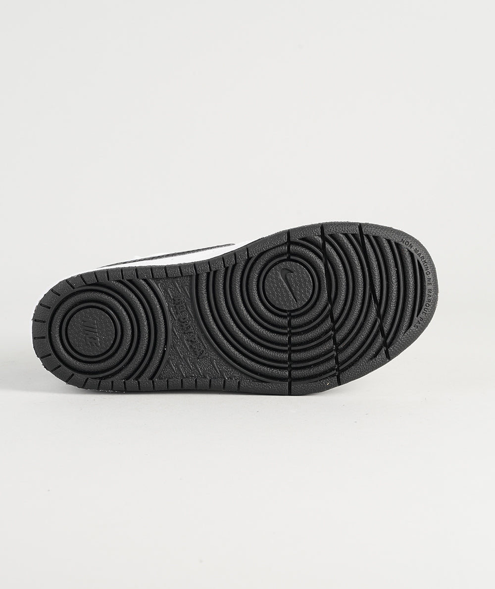 
                  
                    NIKE COURT BOROUGH LOW
                  
                