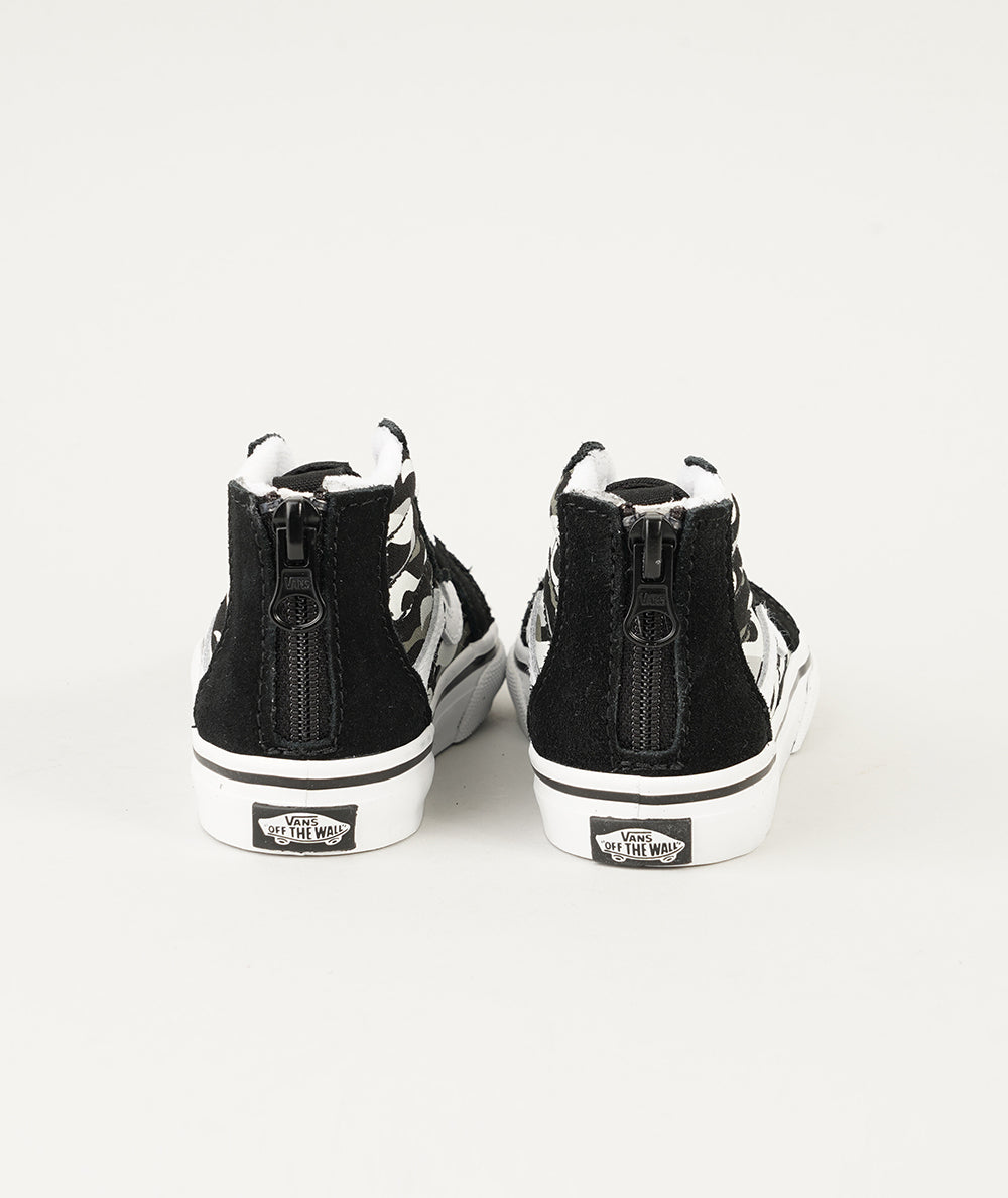
                  
                    VANS SK8-HI
                  
                