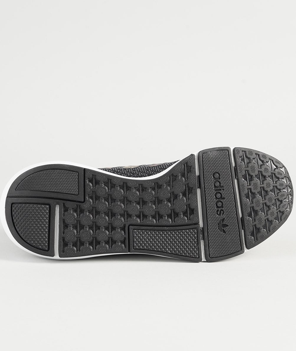 
                  
                    ADIDAS SWIFT RUN
                  
                