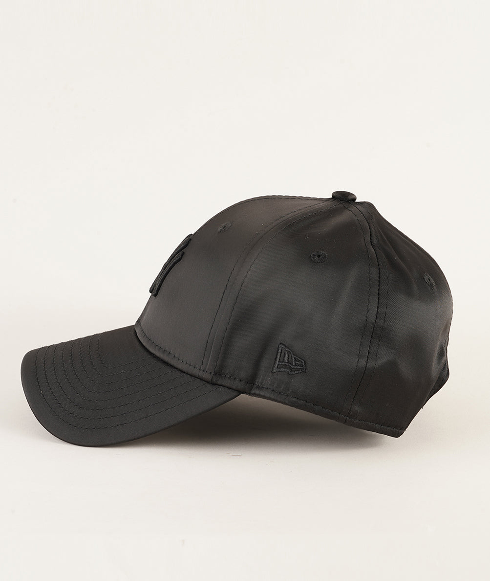 
                  
                    NEW ERA BERRETTO
                  
                