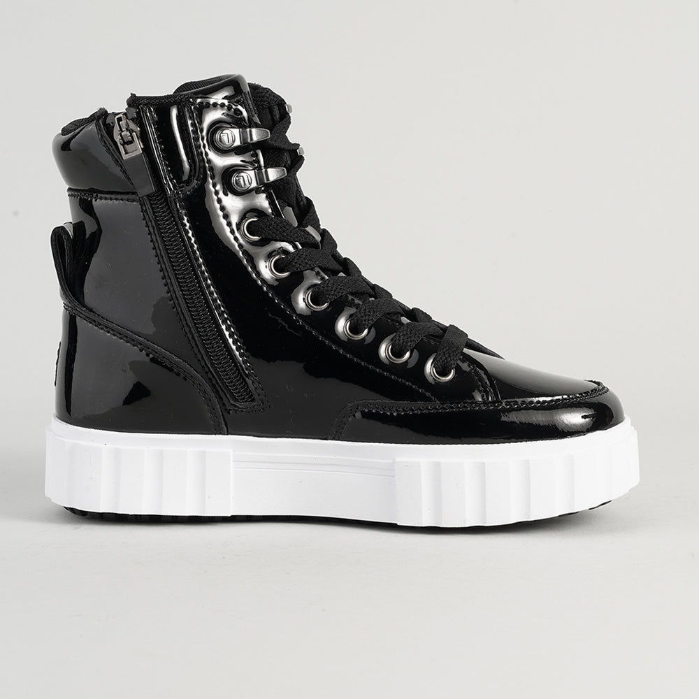 
                  
                    FILA SANDBLAST HIGH
                  
                