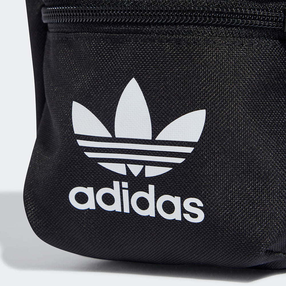 
                  
                    ADIDAS BORSELLO
                  
                