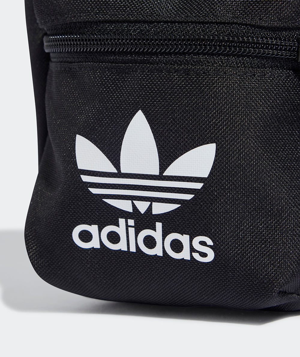 
                  
                    ADIDAS BORSELLO
                  
                
