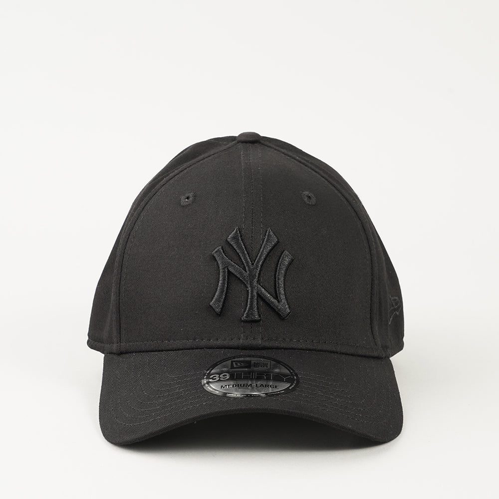 
                  
                    NEW ERA BERRETTO
                  
                