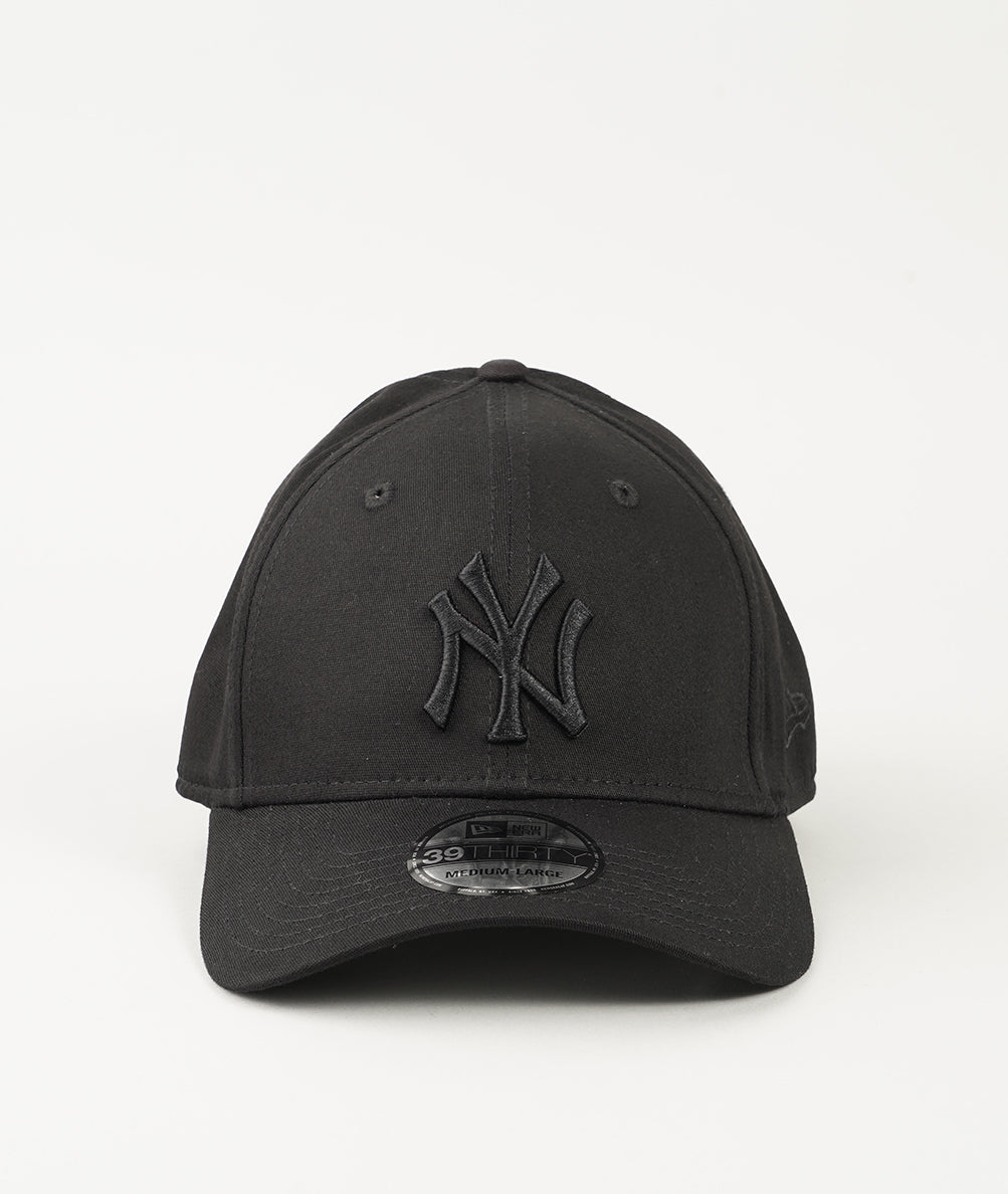 
                  
                    NEW ERA BERRETTO
                  
                