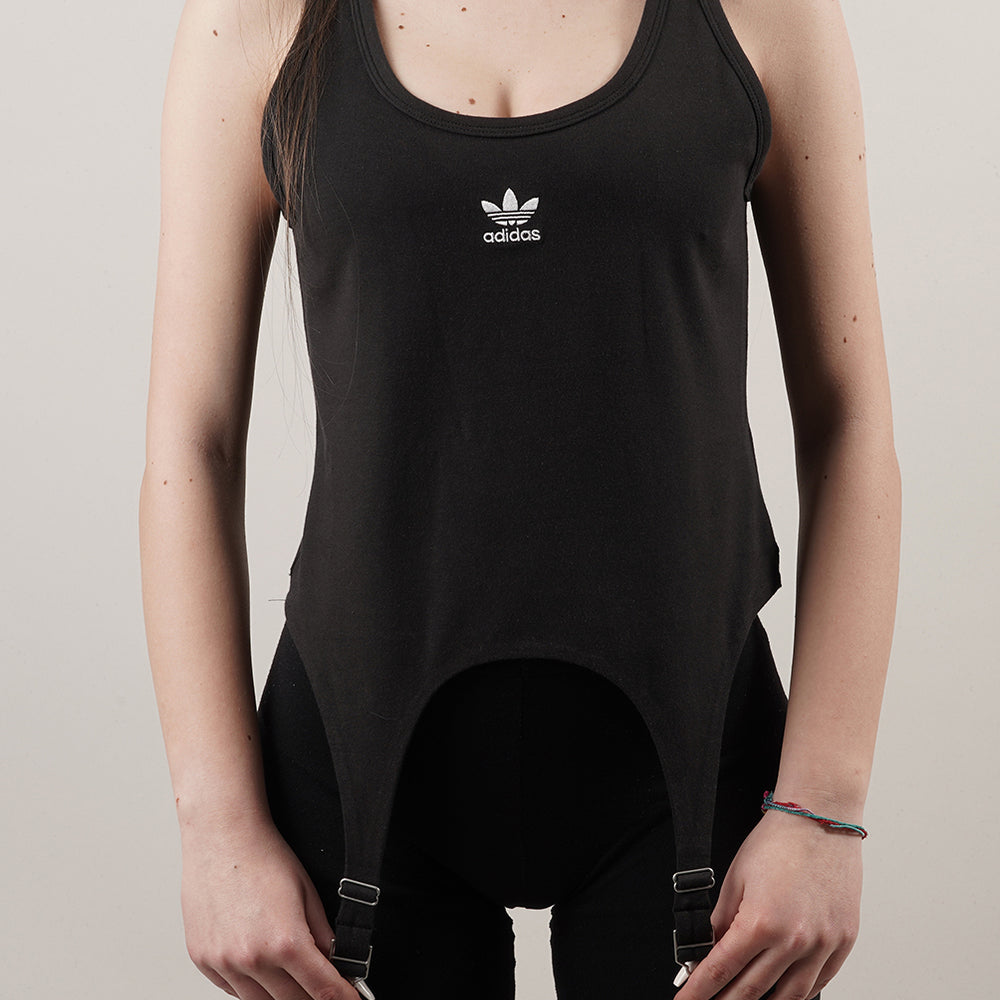 
                  
                    ADIDAS CANOTTA SERBATOIO
                  
                