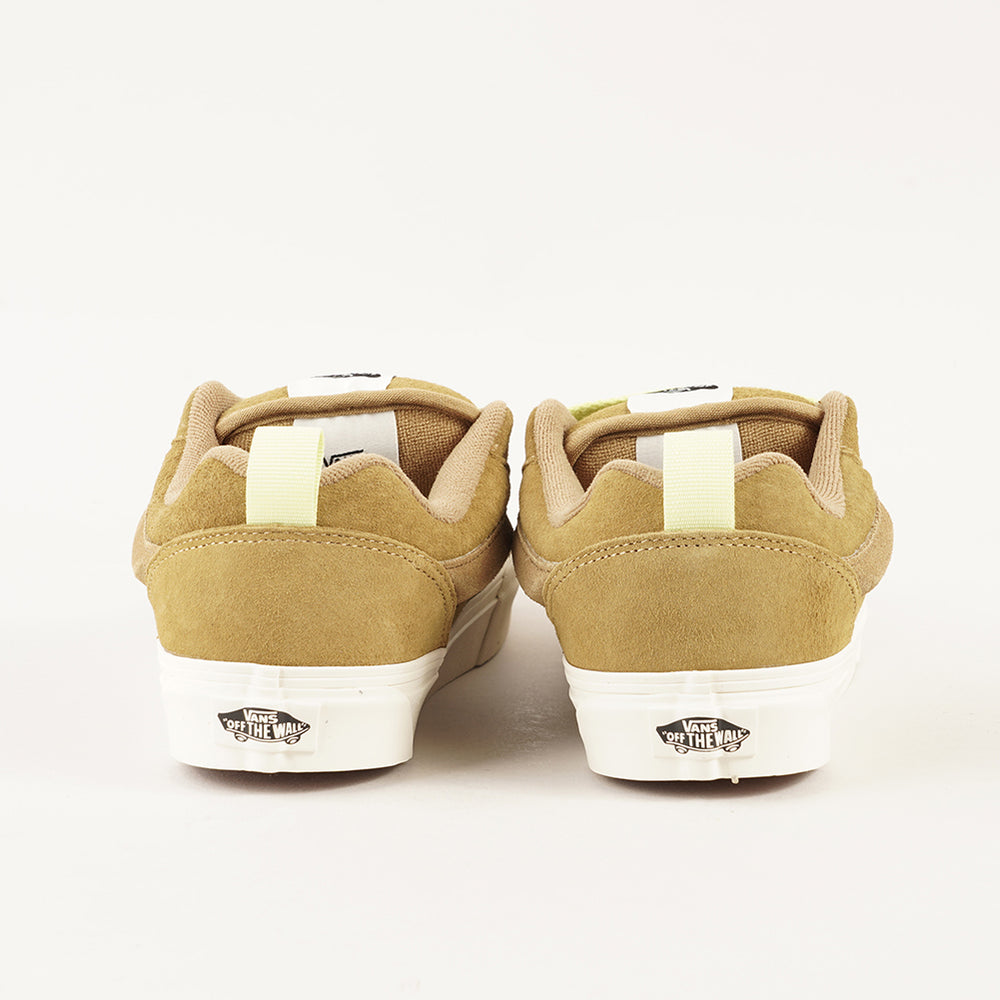 
                  
                    VANS KNU SKOOL
                  
                
