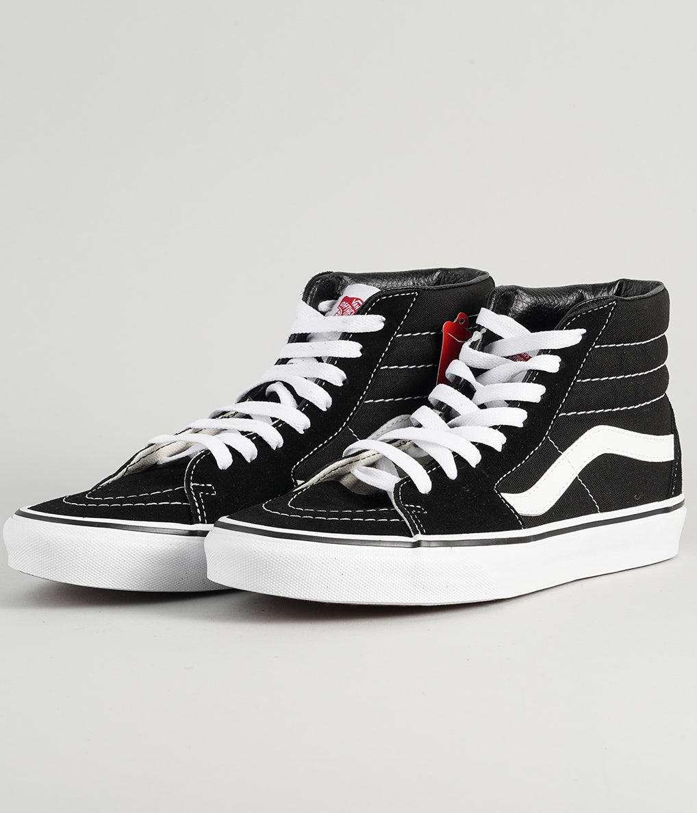 
                  
                    VANS SK8-HI
                  
                