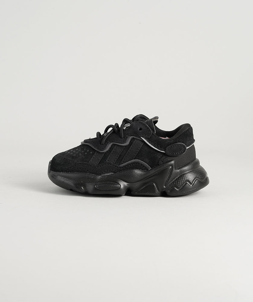 
                  
                    ADIDAS OZWEEGO
                  
                