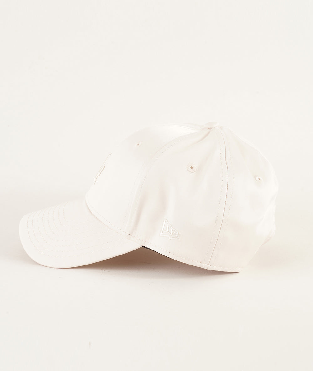 
                  
                    NEW ERA BERRETTO
                  
                