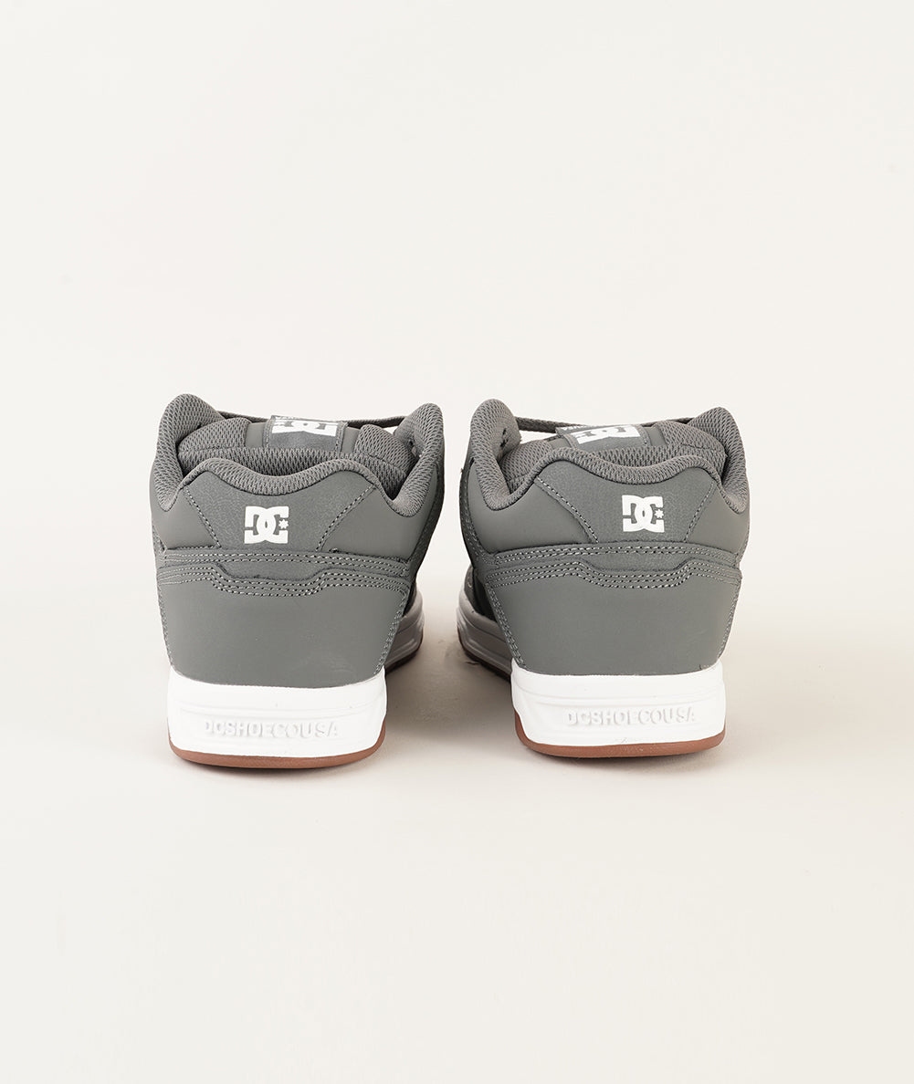 
                  
                    DCSHOECOUSA COURT GRAFFIK
                  
                