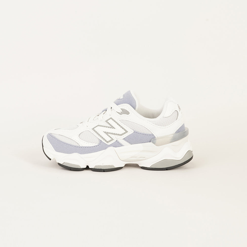
                  
                    NEW BALANCE 9060
                  
                