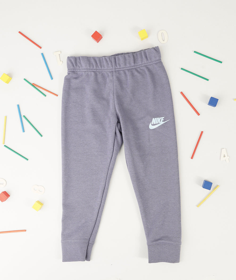 
                  
                    NIKE SWOOSH ESSENTIALS
                  
                