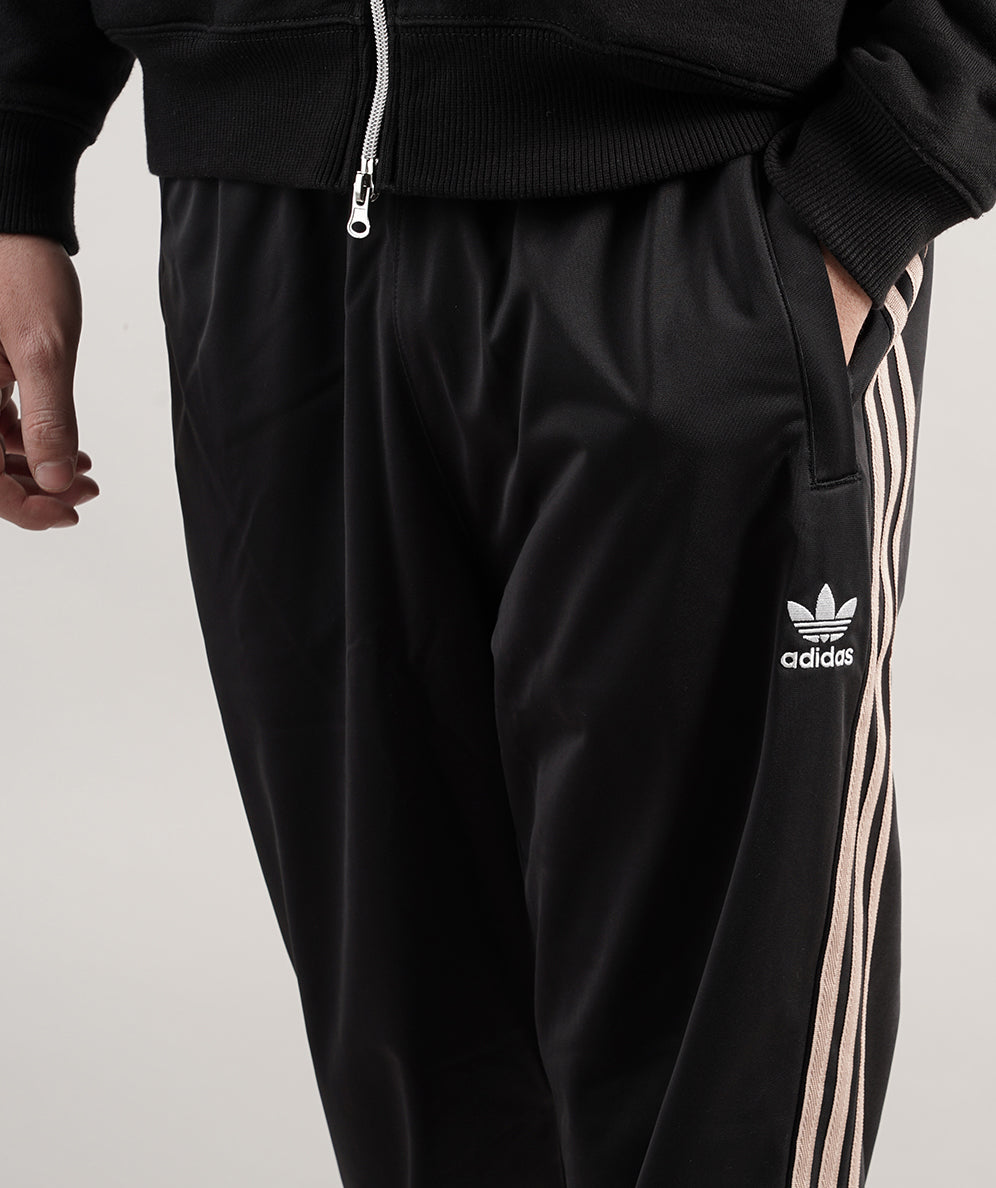 
                  
                    ADIDAS TRACK PANTS TRICOT SST
                  
                