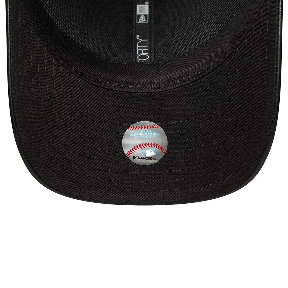 
                  
                    NEW ERA PU 9FORTY
                  
                