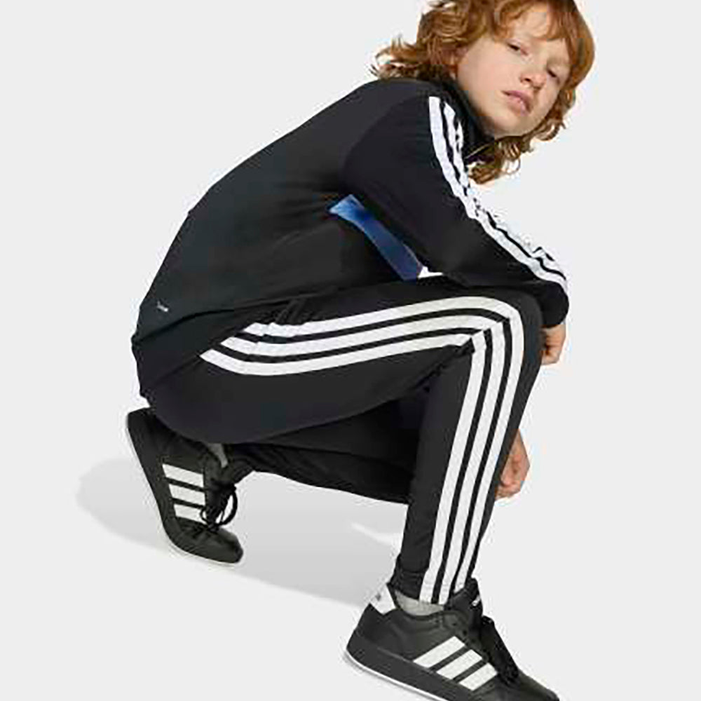 
                  
                    ADIDAS TUTA COMPLETA
                  
                