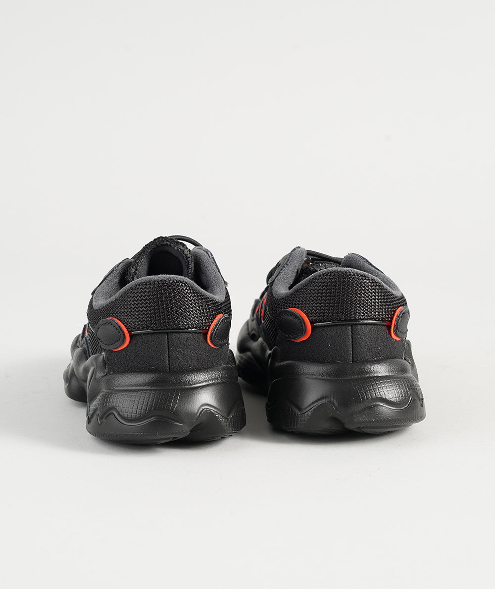
                  
                    ADIDAS OZWEEGO
                  
                