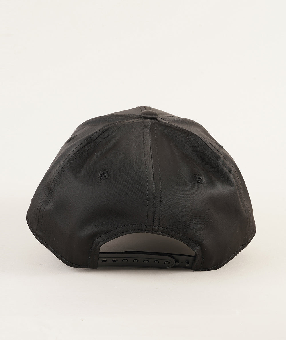 
                  
                    NEW ERA BERRETTO
                  
                
