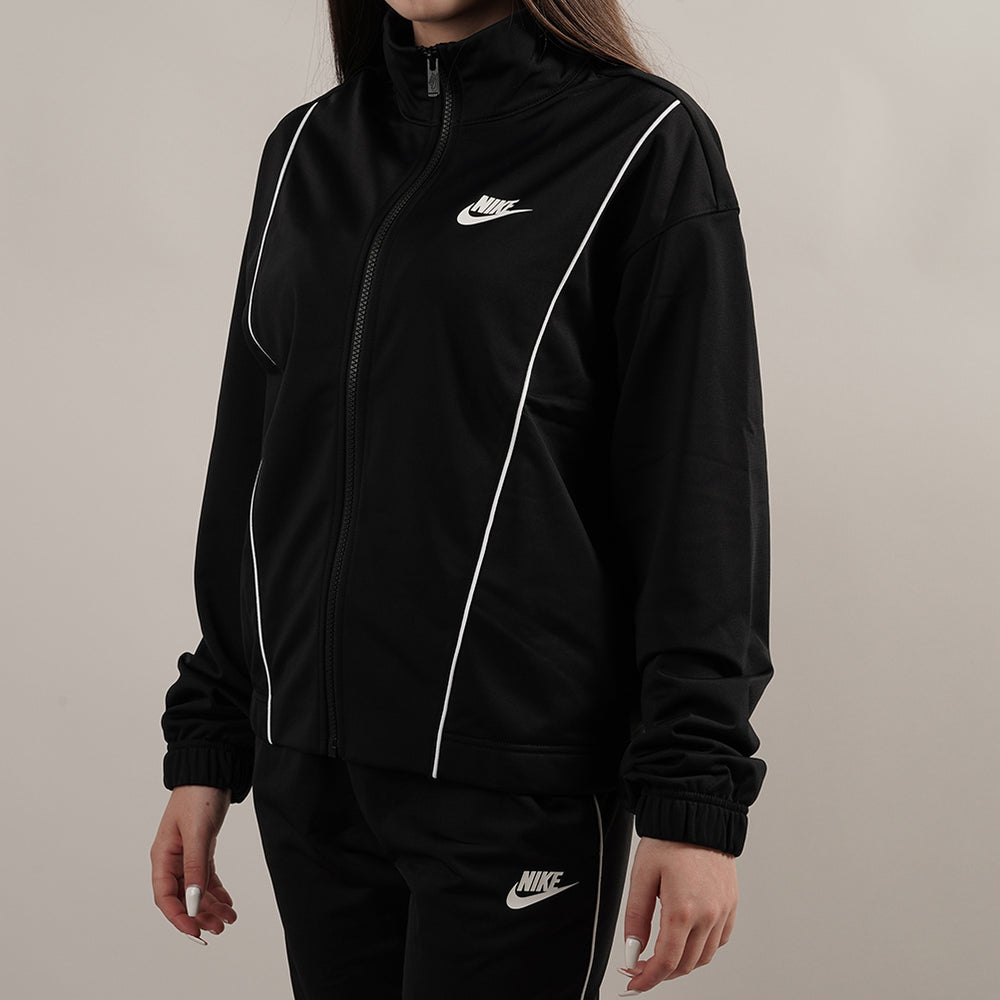 
                  
                    NIKE Tuta da Donna Fitted Sportswear
                  
                